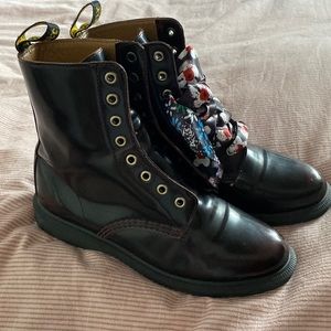 De. Martens Elsham Boots
